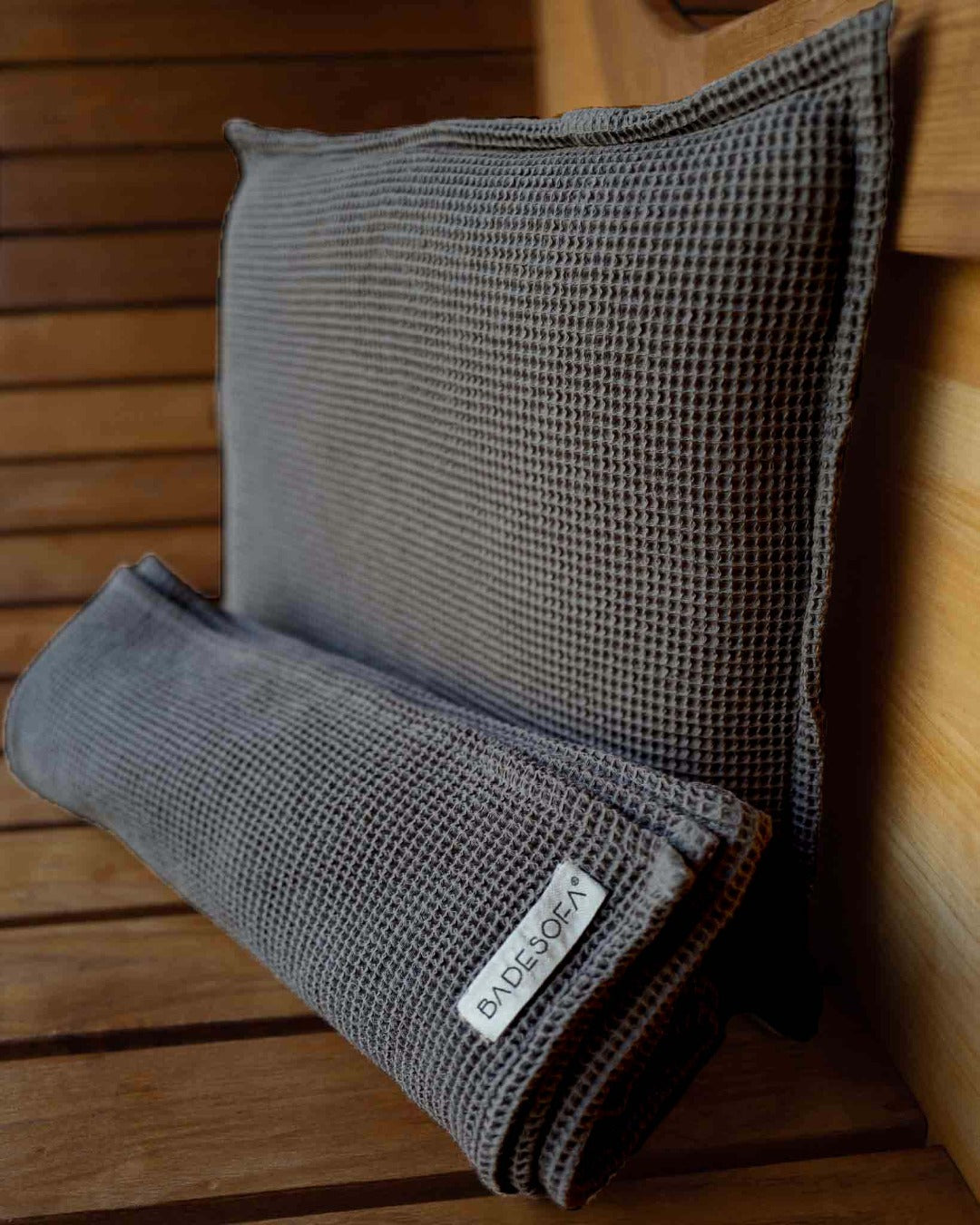 Saunakopfkissen und Saunatuch Baumwoll-Waffelpiqué in Anthrazit